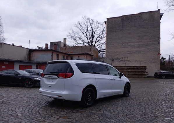 Chrysler Pacifica cena 100000 przebieg: 6690, rok produkcji 2021 z Świdnica małe 79